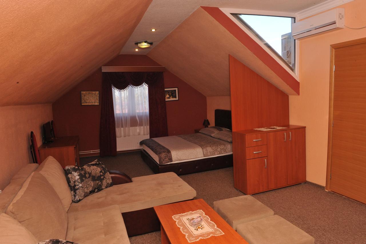 Svilajnac Hotel Drumski Raj מראה חיצוני תמונה