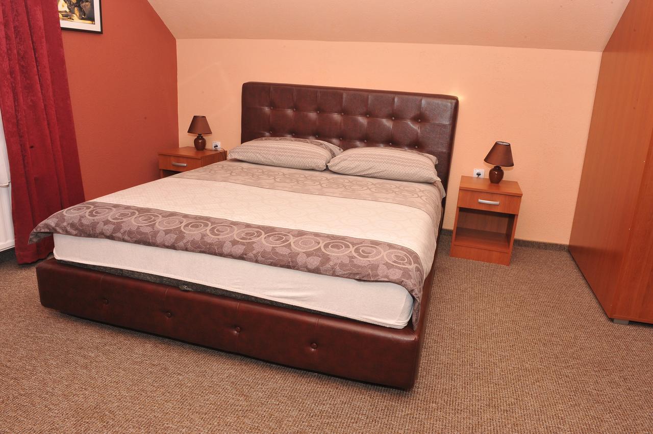Svilajnac Hotel Drumski Raj מראה חיצוני תמונה