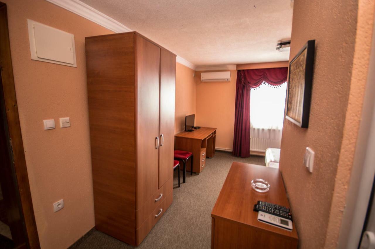 Svilajnac Hotel Drumski Raj מראה חיצוני תמונה