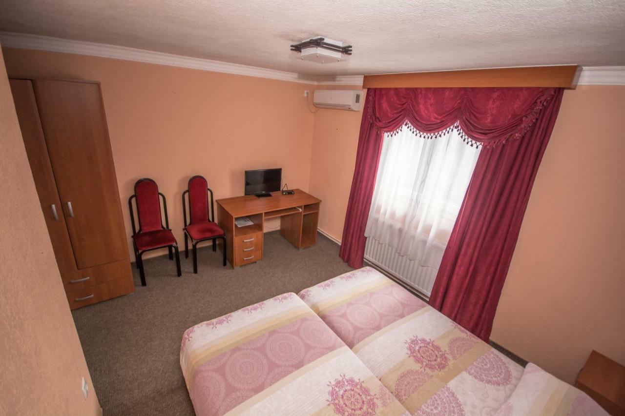 Svilajnac Hotel Drumski Raj מראה חיצוני תמונה